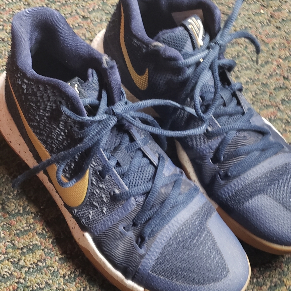 Nike Kyrie 3 Men's Basketball shoes